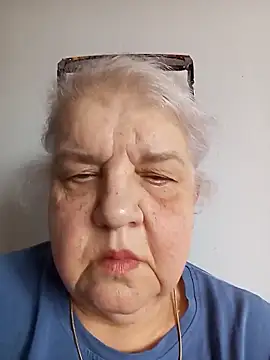 HapinessLovee online show from April 20, 2026, 1:25 pm