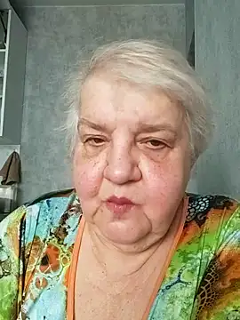HapinessLovee online show from May 13, 2026, 9:17 am
