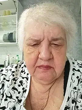 HapinessLovee online show from June 4, 2026, 5:24 am