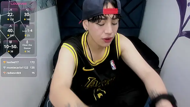 Kiara Fox   online show from January 8, 2026, 8:33 pm