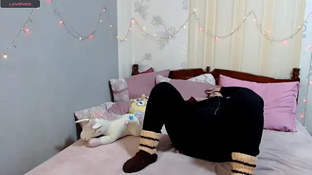 Snapshot of SashaBond chatting on February 8, 2026, 2:42 pm SashaBond online show from February 8, 2026, 2:42 pm