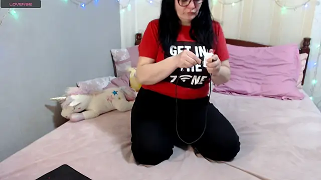 Snapshot of SashaBond chatting on February 20, 2026, 7:36 pm SashaBond online show from February 20, 2026, 7:36 pm