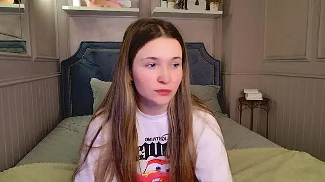 Lina Sinerz online show from February 22, 2026, 3:32 pm