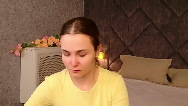 Lina Sinerz online show from May 29, 2026, 3:43 pm