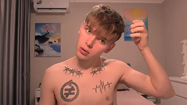 Snapshot of Fredd_Xanders chatting on December 15, 2025, 11:20 pm Fredd Xanders online show from December 15, 2025, 11:20 pm