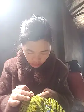 Snapshot of mon-monk chatting on December 18, 2025, 2:39 am mon-monk online show from December 18, 2025, 2:39 am