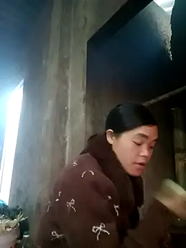 Snapshot of mon-monk chatting on December 19, 2025, 12:50 am mon-monk online show from December 19, 2025, 12:50 am