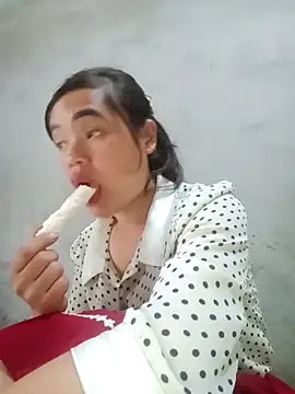 Snapshot of mon-monk chatting on December 21, 2025, 4:30 am mon-monk online show from December 21, 2025, 4:30 am