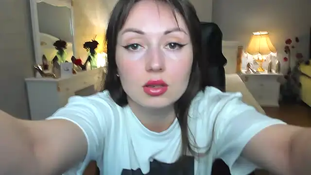 Snapshot of RosiAlina chatting on June 12, 2026, 8:13 am RosiAlina online show from June 12, 2026, 8:13 am