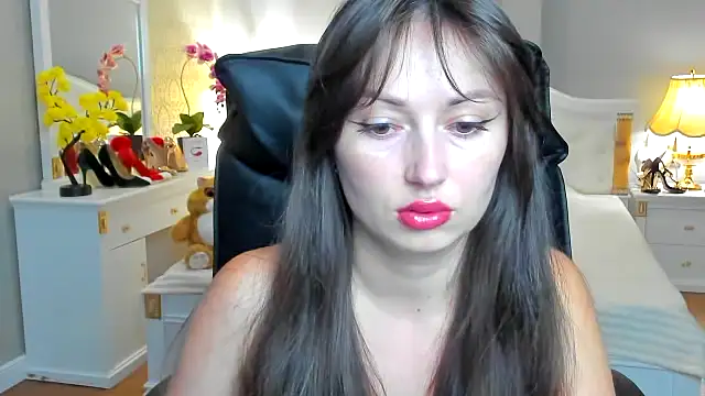 Snapshot of RosiAlina chatting on July 6, 2026, 6:32 am RosiAlina online show from July 6, 2026, 6:32 am