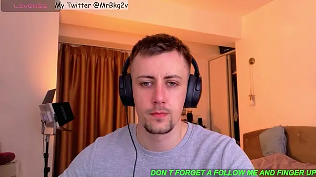 Snapshot of Brellisimo chatting on June 2, 2026, 8:22 pm Brellisimo online show from June 2, 2026, 8:22 pm