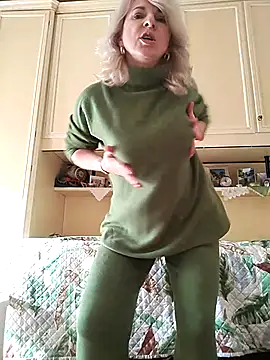 AhlyssaLove1155 online show from December 22, 2025, 1:08 pm