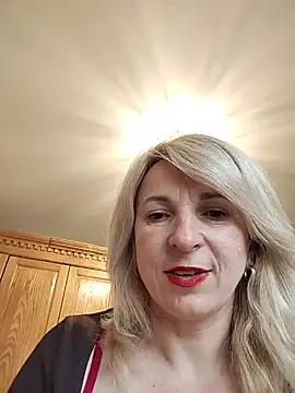 AhlyssaLove1155 online show from May 26, 2026, 5:09 pm