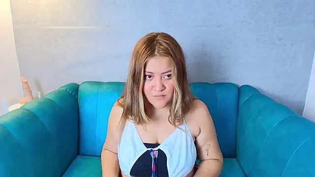 Snapshot of Sofia__Saenz chatting on December 18, 2025, 12:11 pm Sofia Saenz online show from December 18, 2025, 12:11 pm