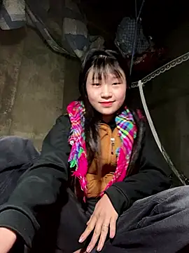 hinata-xx online show from January 7, 2026, 9:45 am