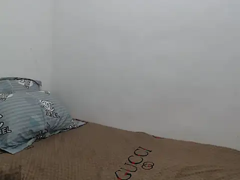 Belle2556 online show from December 22, 2025, 8:11 am