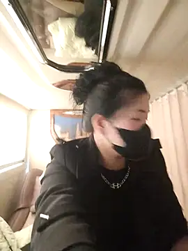 lilly dang online show from December 23, 2025, 2:42 am