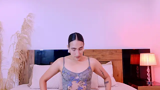 LucyHanks online show from May 14, 2026, 1:40 pm