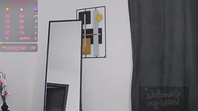 SoniaMoonnnn online show from January 15, 2026, 4:44 pm