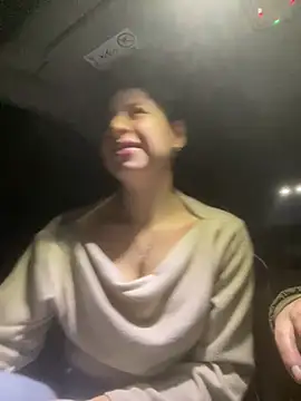 Snapshot of coupledeea chatting on February 19, 2026, 8:27 pm coupledeea online show from February 19, 2026, 8:27 pm