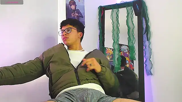 DerekMoon online show from January 6, 2026, 7:17 pm