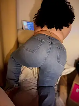 VanesssaMilf  online show from February 22, 2026, 2:56 am