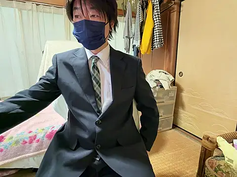 Snapshot of Hirokazu_12 chatting on February 11, 2026, 2:27 am Hirokazu 12 online show from February 11, 2026, 2:27 am