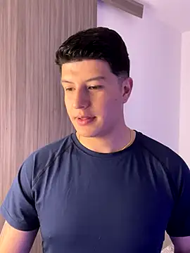 Goldenknight33 online show from December 19, 2025, 1:40 pm