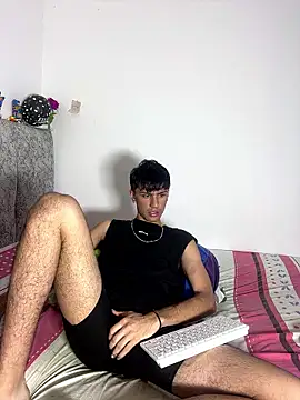 Snapshot of Andycillo chatting on January 9, 2026, 12:24 am Andycillo online show from January 9, 2026, 12:24 am