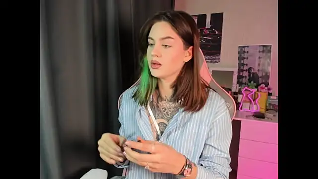 Snapshot of NikkieKitty chatting on December 16, 2025, 11:59 am NikkieKitty online show from December 16, 2025, 11:59 am