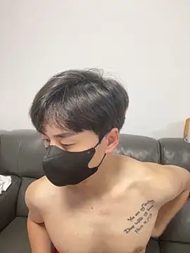 Snapshot of kimze7 chatting on December 17, 2025, 4:24 pm kimze7 online show from December 17, 2025, 4:24 pm