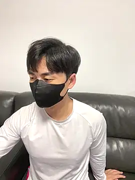 Snapshot of kimze7 chatting on December 22, 2025, 2:25 pm kimze7 online show from December 22, 2025, 2:25 pm