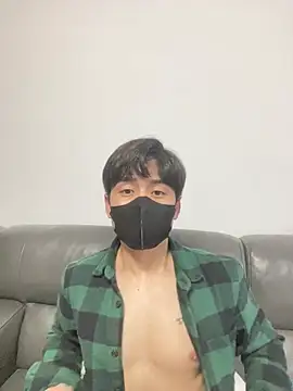 Snapshot of kimze7 chatting on January 11, 2026, 2:44 pm kimze7 online show from January 11, 2026, 2:44 pm