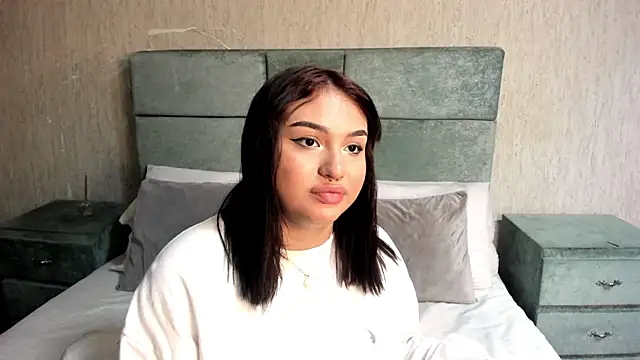 NaomySakura online show from February 13, 2026, 8:27 pm