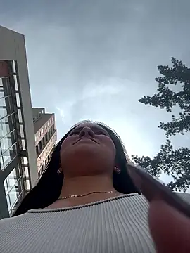 Snapshot of Agatta-X chatting on January 5, 2026, 5:27 pm Agatta-X online show from January 5, 2026, 5:27 pm