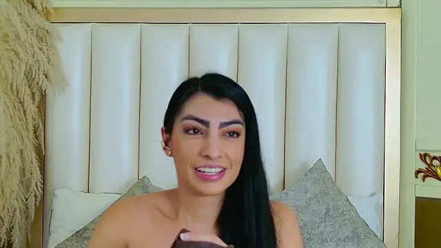 NinnaPiers online show from July 20, 2026, 11:34 am