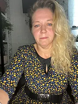 Snapshot of JenniferCarmen chatting on June 30, 2026, 3:29 am JenniferCarmen online show from June 30, 2026, 3:29 am