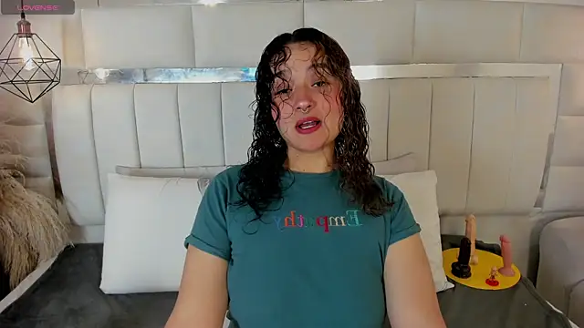 Snapshot of Im_TaraBlack chatting on January 8, 2026, 4:04 am Im TaraBlack online show from January 8, 2026, 4:04 am