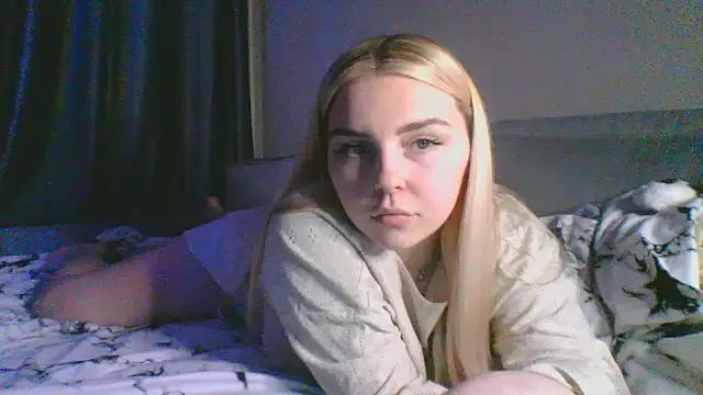 Snapshot of kit_katiki1 chatting on December 14, 2025, 6:56 pm kit katiki1 online show from December 14, 2025, 6:56 pm