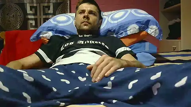 Snapshot of Pintiliescu chatting on March 15, 2026, 9:43 pm Pintiliescu online show from March 15, 2026, 9:43 pm