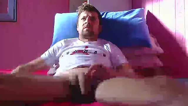 Snapshot of Pintiliescu chatting on April 13, 2026, 6:19 am Pintiliescu online show from April 13, 2026, 6:19 am