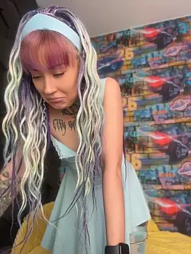 Tattoo  Moon online show from May 8, 2026, 10:59 pm