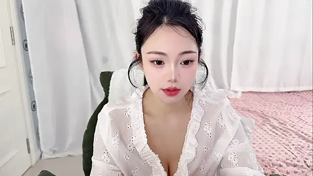 yuanbao8888 online show from April 18, 2026, 6:06 am