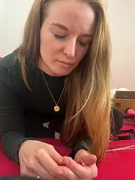 Snapshot of Annas_G chatting on January 11, 2026, 10:20 am Annas G online show from January 11, 2026, 10:20 am