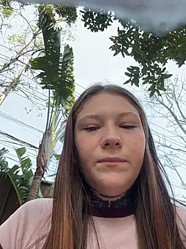 FionaMurr online show from February 9, 2026, 3:54 am