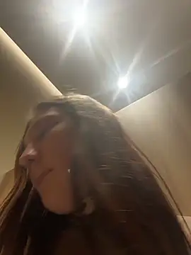 FionaMurr online show from February 15, 2026, 7:51 am