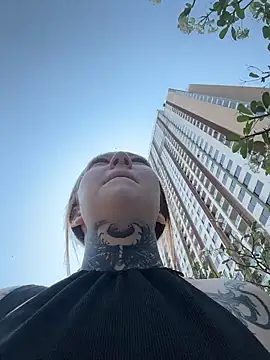 FionaMurr online show from February 22, 2026, 4:13 am