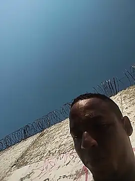 Snapshot of Andreskelly chatting on March 16, 2026, 1:15 pm Andreskelly online show from March 16, 2026, 1:15 pm