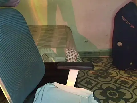 HEZALNUT online show from March 6, 2026, 10:06 pm