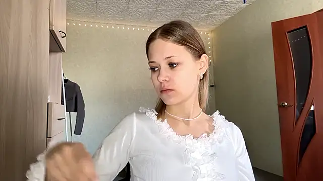 ZaidaSchwarten online show from February 3, 2026, 7:35 am